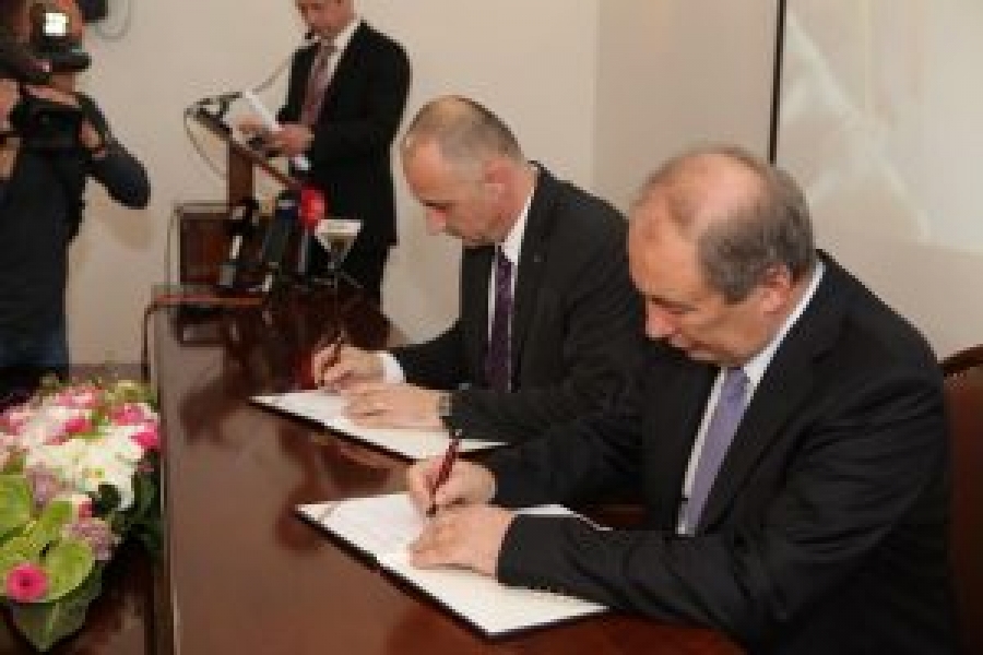 Ugovor o prodaji i prijenosu dionica