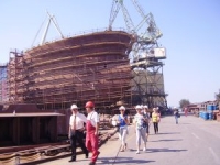 Norwegian journalists visiting the shipyard